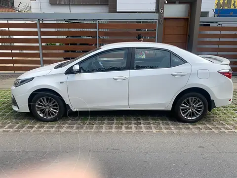 Toyota Corolla  1.8L XEi usado (2019) color Blanco Perla precio u$s17,000