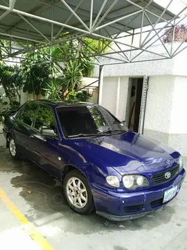 foto Toyota Corolla 1.8 AT usado (2001) color Azul precio u$s6.200