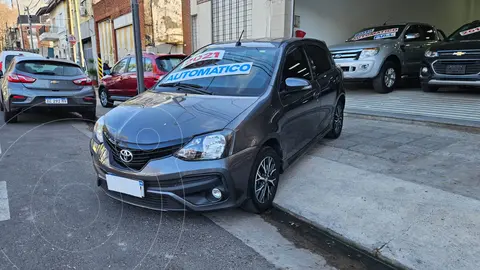Toyota Etios Hatchback XLS Aut usado (2021) color Gris Oscuro precio u$s16.900