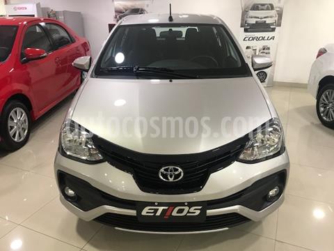 Toyota Etios Hatchback XLS Aut nuevo color Gris Plata precio $1.471.100