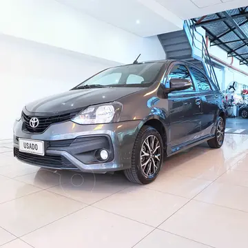 Toyota Etios Hatchback XLS Aut usado (2022) color Gris precio $21.000.000