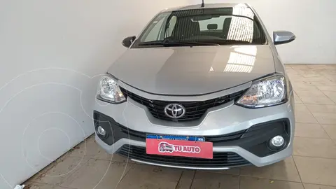Toyota Etios Hatchback XLS usado (2018) color Plata precio $7.200.000