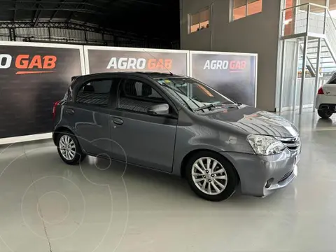 Toyota Etios Hatchback XLS 2015/2016 usado (2016) color Gris precio $15.500.000