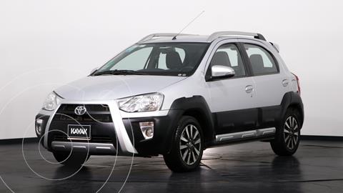 foto Toyota Etios Hatchback Cross usado (2014) color Gris precio $1.370.000