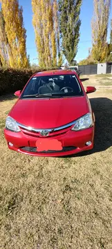Toyota Etios Hatchback XLS 2015/2016 usado (2015) color Rojo precio $10.500.000