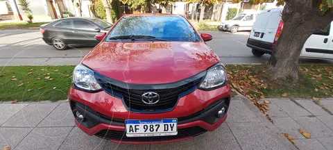 Toyota Etios Hatchback XLS Aut usado (2023) color Rojo precio $11.500.000