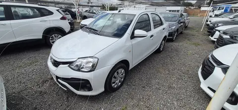 Toyota Etios Hatchback X usado (2023) color Blanco precio $18.900.000