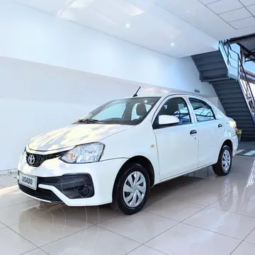 Toyota Etios Hatchback X usado (2019) color Blanco precio $20.000.000
