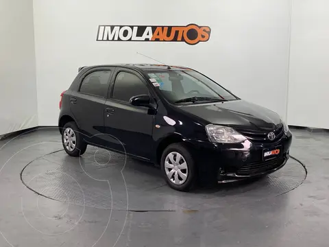 Toyota Etios Hatchback XS usado (2014) color Negro precio $3.200.000
