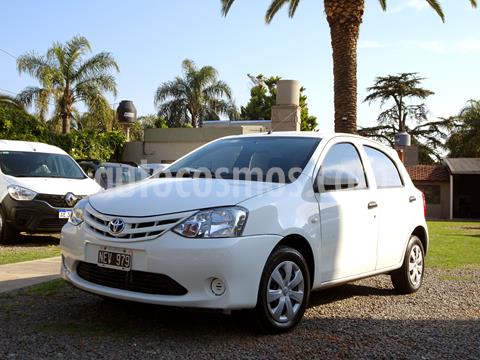 foto Toyota Etios Hatchback X usado (2013) precio $598.000