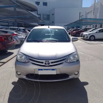 Toyota Etios Hatchback X usado (2016) color Plata financiado en cuotas(anticipo $2.294.250 cuotas desde $98.034)