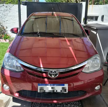 Toyota Etios Hatchback XLS 2016/17 usado (2017) color Rojo precio $14.500.000