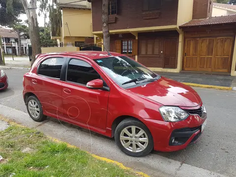 Toyota Etios Hatchback XLS Aut usado (2018) color Rojo precio u$s12.700