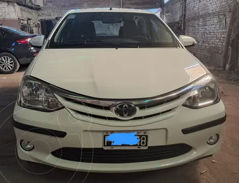 Toyota Etios Hatchback XLS usado (2015) color Blanco precio $14.800.000