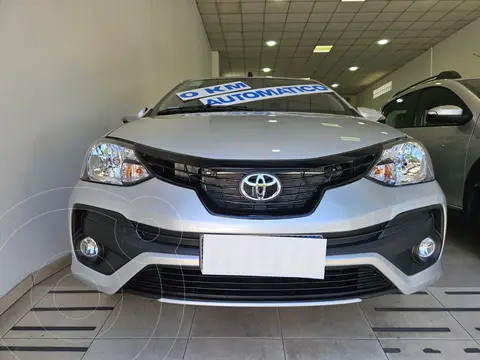 Toyota Etios Hatchback XLS Aut nuevo color Gris Plata  precio u$s16.900