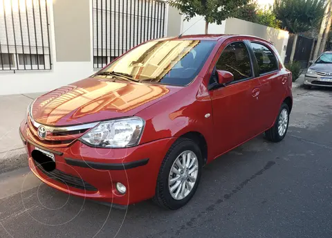 Toyota Etios Hatchback XLS usado (2014) color Rojo precio $2.890.000