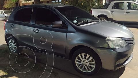 foto Toyota Etios Hatchback XLS usado (2014) color Gris precio $1.280.000