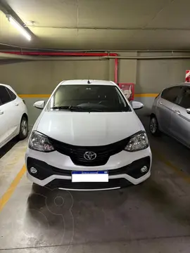 Toyota Etios Hatchback XLS usado (2024) color Blanco precio u$s17.000