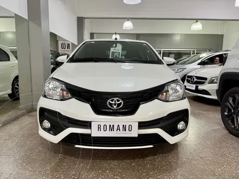 Toyota Etios Hatchback XLS usado (2019) color Blanco Perla precio $23.000.000