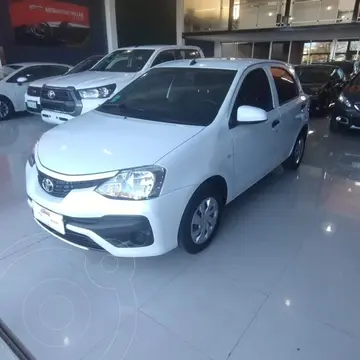 Toyota Etios Hatchback X usado (2022) color Blanco precio $19.500.000