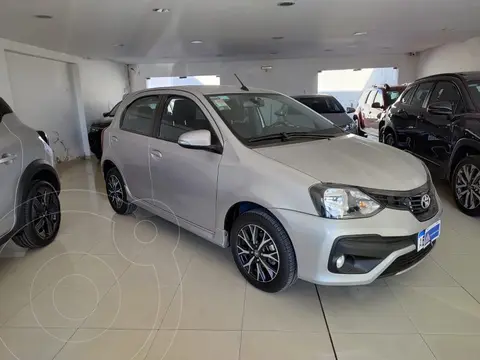 Toyota Etios Hatchback XLS usado (2020) color Gris precio $19.900.000