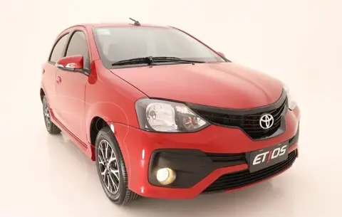 Toyota Etios Hatchback XLS nuevo color Rojo precio $4.550.000