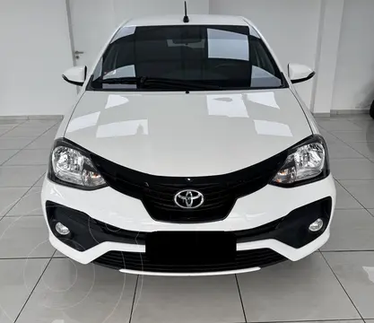 Toyota Etios Hatchback XLS usado (2018) color Blanco precio $22.000.000