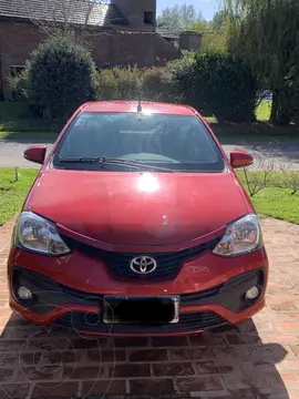 Toyota Etios Hatchback XLS usado (2018) color Rojo precio $5.400.000