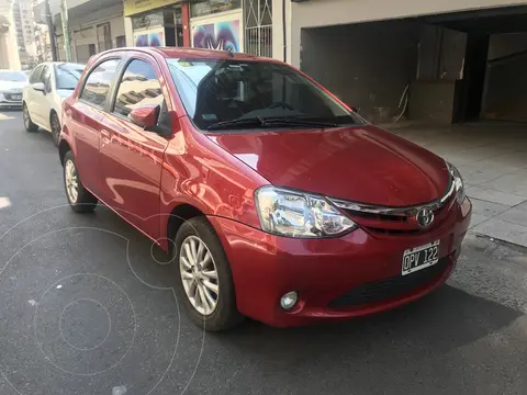Toyota Etios Hatchback XLS usado (2015) color Rojo precio $3.790.000