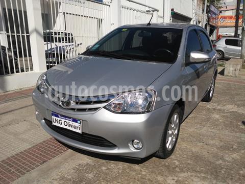 foto Toyota Etios Hatchback XLS 2015/2016 usado (2016) color Gris Plata precio $1.150.000