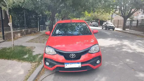 Toyota Etios Hatchback XLS usado (2019) color Rojo precio $15.500.000