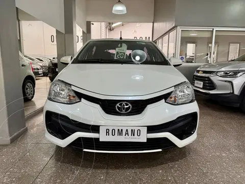 Toyota Etios Hatchback X usado (2020) color Blanco precio $21.000.000