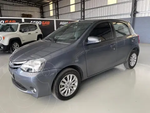 Toyota Etios Hatchback XLS 2015/2016 usado (2016) color Gris precio $16.500.000