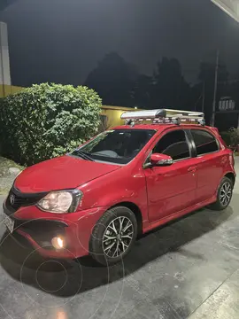 Toyota Etios Hatchback XLS Aut usado (2023) color Rojo precio $24.800.000