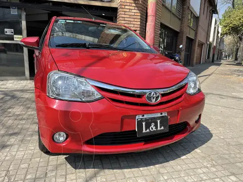 Toyota Etios Hatchback XLS usado (2015) color Rojo precio $2.800.000