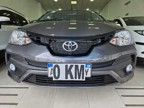 foto Toyota Etios Hatchback XLS Aut usado (2023) color Gris Oscuro precio u$s17.800