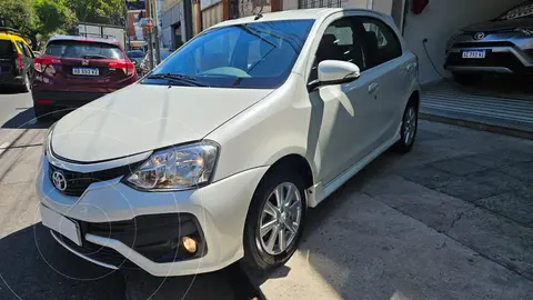 Toyota Etios Hatchback XLS 2016/17 usado (2018) color Blanco precio u$s13.900