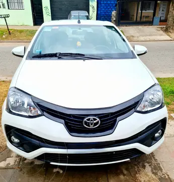 Toyota Etios Hatchback XLS usado (2019) color Blanco precio u$s14.000