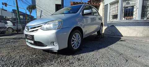 Toyota Etios Hatchback XLS 2015/2016 usado (2016) color Gris Plata  financiado en cuotas(anticipo $7.750.000)