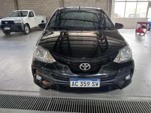 Toyota Etios Sedan XLS usado (2018) color Negro precio $17.500.000