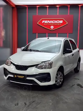 Toyota Etios Sedan X usado (2019) color Blanco precio $20.000.000