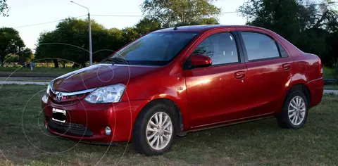 Toyota Etios Sedan XLS usado (2013) color Rojo precio u$s9.500