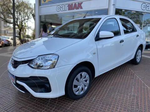 Toyota Etios Sedan X usado (2019) color Blanco precio $4.399.990