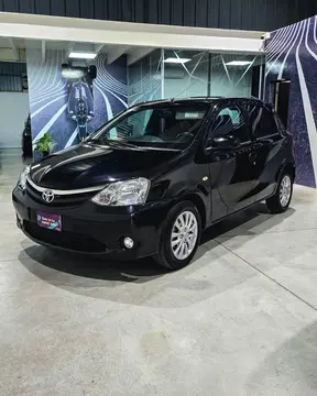 Toyota Etios Sedan XLS usado (2014) color Negro precio $15.500.000