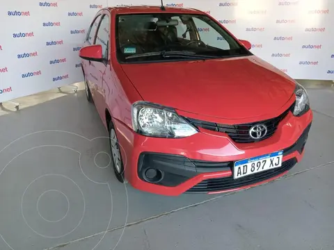 Toyota Etios Sedan X usado (2019) color Rojo precio $20.000.000