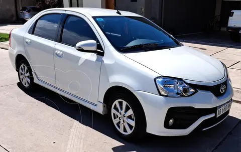 Toyota Etios Sedan XLS Aut usado (2017) color Blanco Perla precio u$s14.000