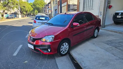 Toyota Etios Sedan XLS 2016/17 usado (2018) color Rojo precio u$s14.900