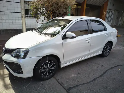 Toyota Etios Sedan XLS 2016/17 usado (2018) color Blanco Perla precio u$s13.500