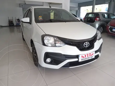 Toyota Etios Sedan XLS Aut usado (2020) color Blanco Perla precio $21.500.000