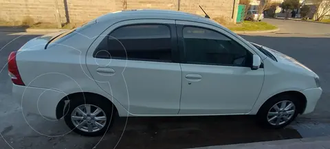 foto Toyota Etios Sedán XLS 2016/17 usado (2016) color Blanco Perla precio u$s12.000